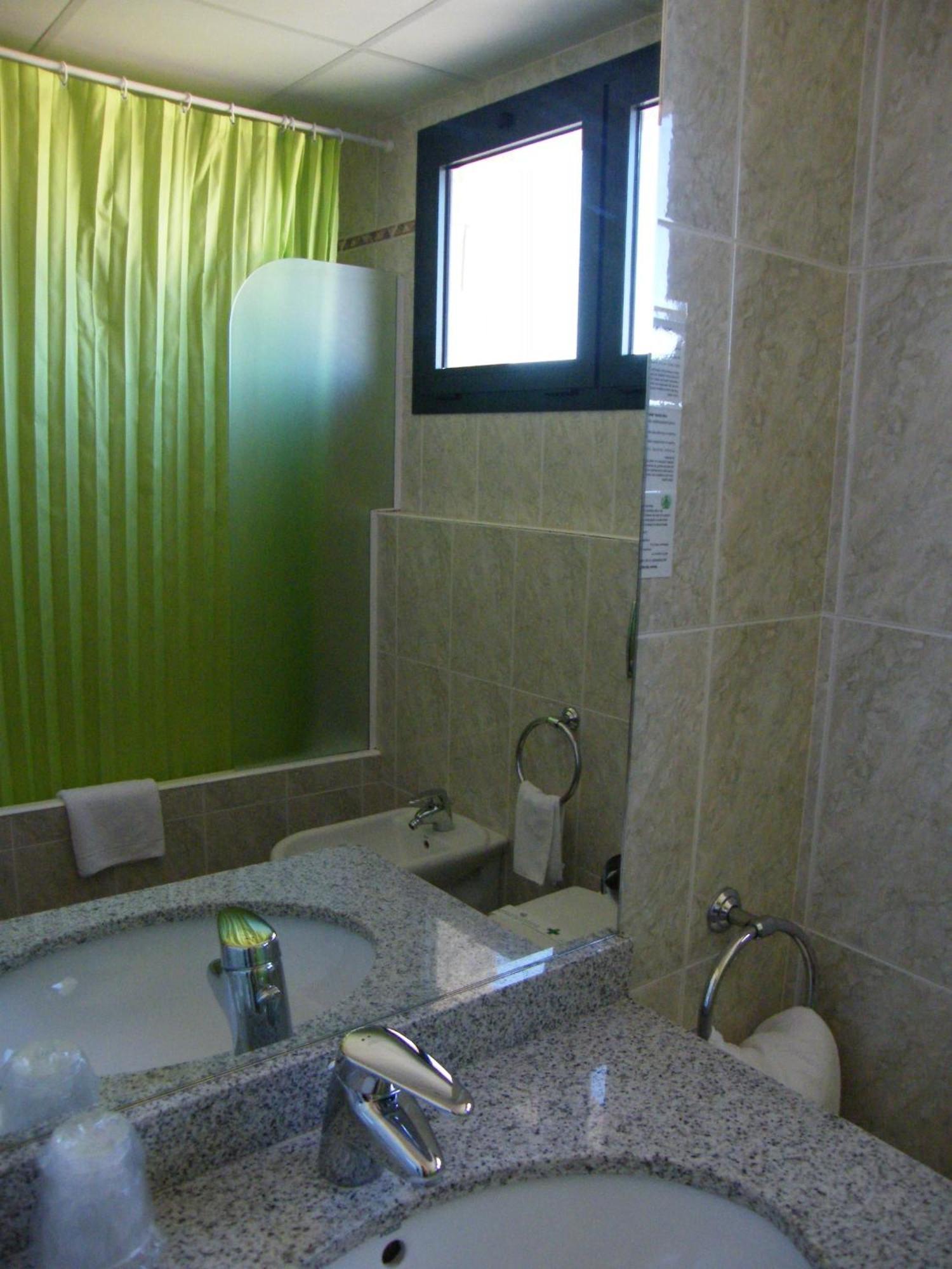 Hotel Magallon Каспе Екстериор снимка
